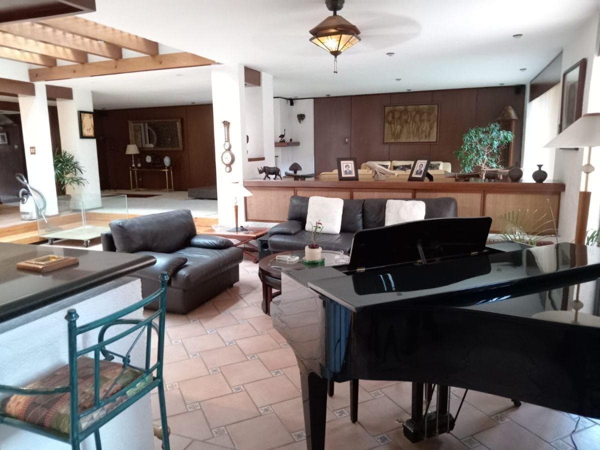 Condominium Unit for Sale in Olivar de los Padres with a Garden