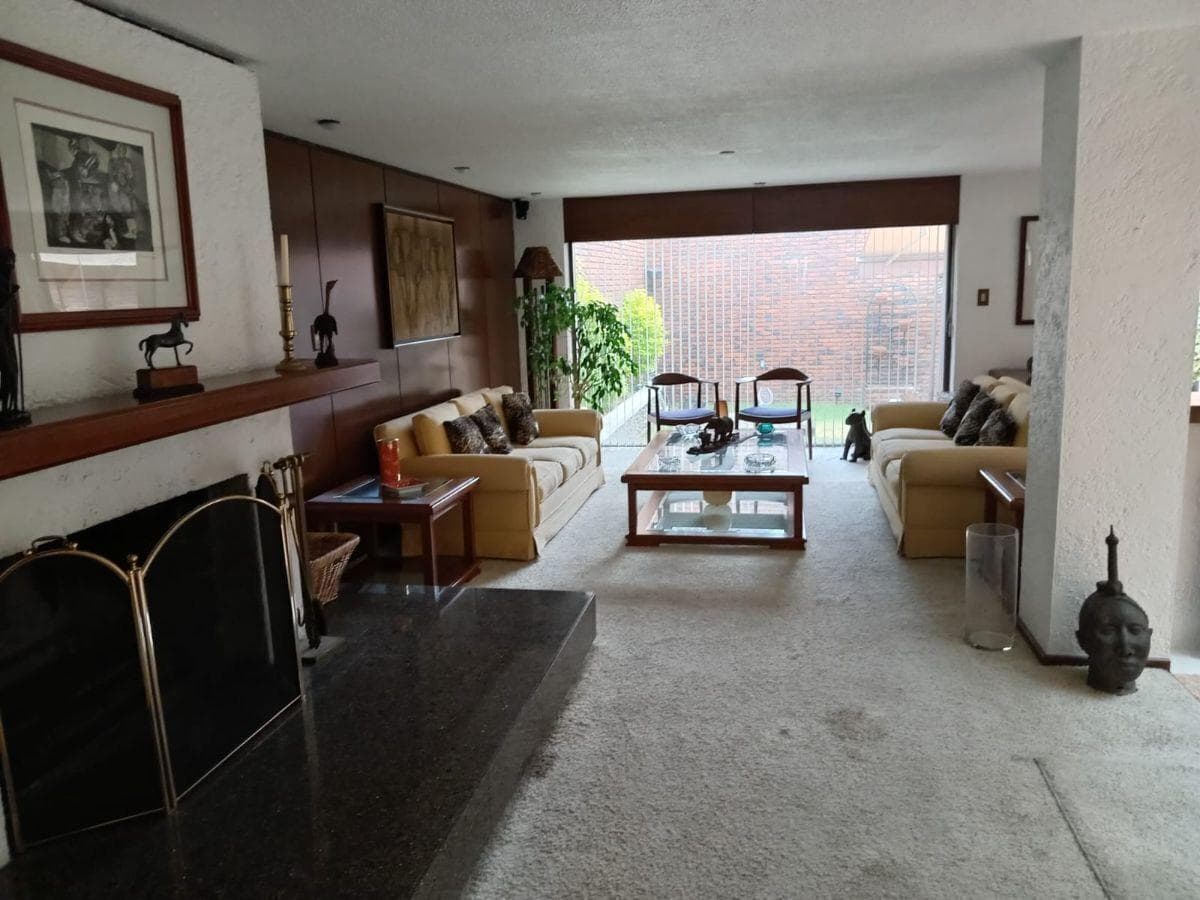 Condominium Unit for Sale in Olivar de los Padres with a Garden