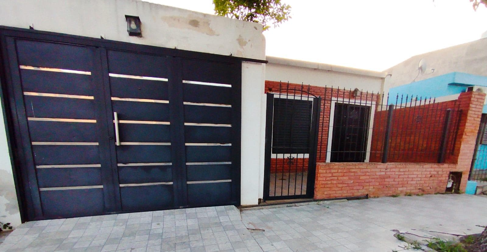 4-Room House for Sale in Villa Mercedes, San Luis—with Garage and Park Space