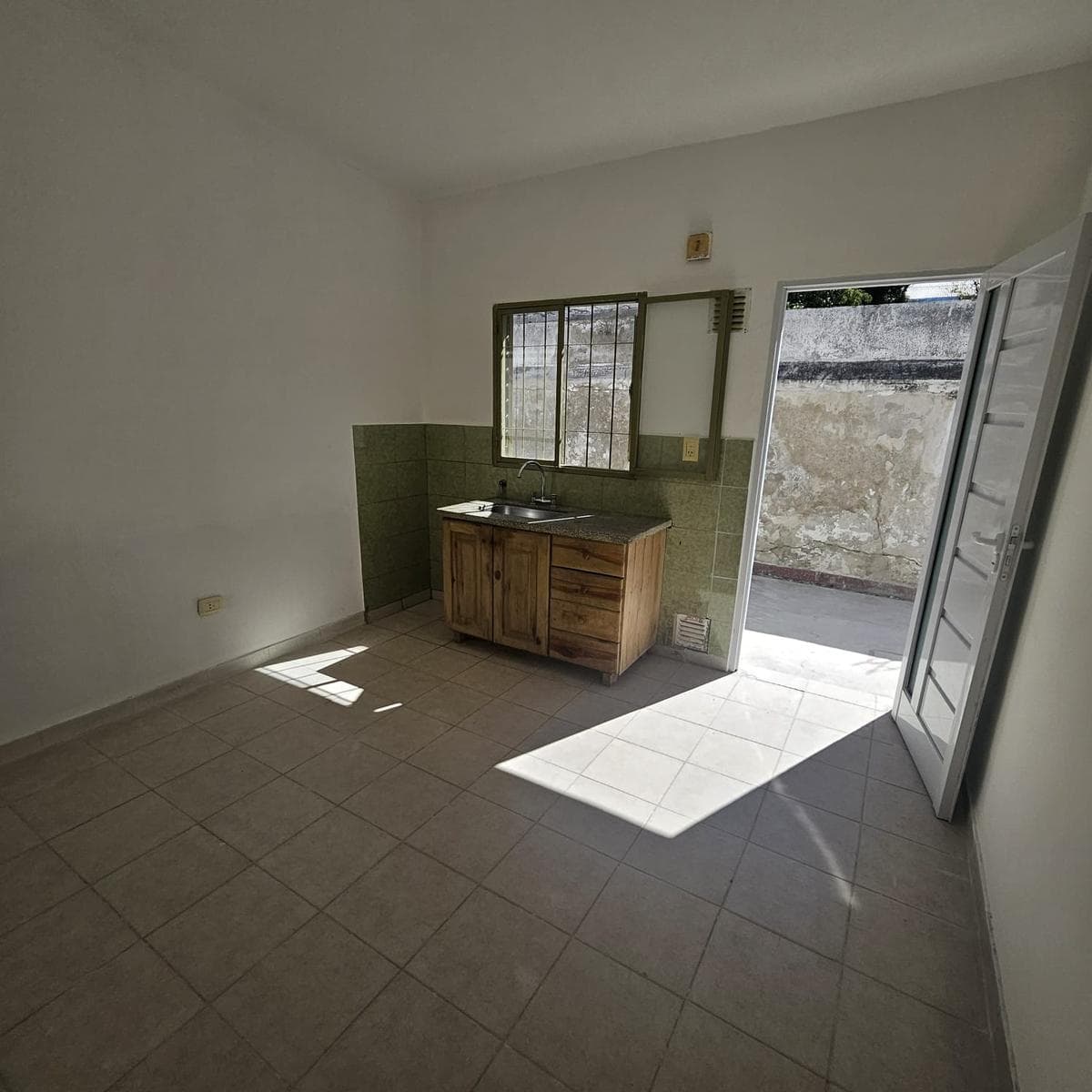 Apartment for rent in Villa Mercedes, San Luis. All utilities included. Ideal for a student or a single person.