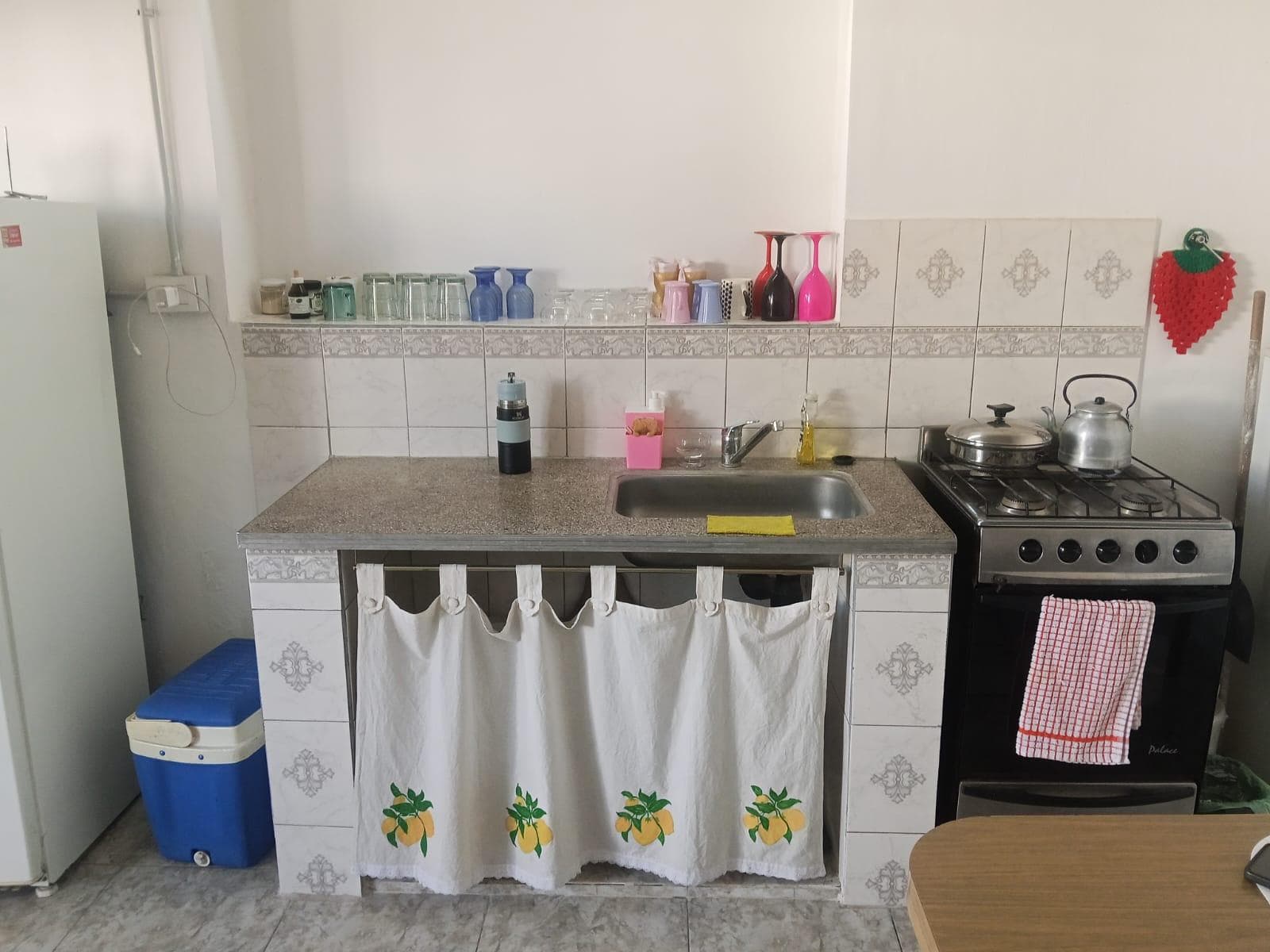 HOUSE FOR SALE PLUS TWO APARTMENTS IN VILLA MERCEDES, SAN LUIS.