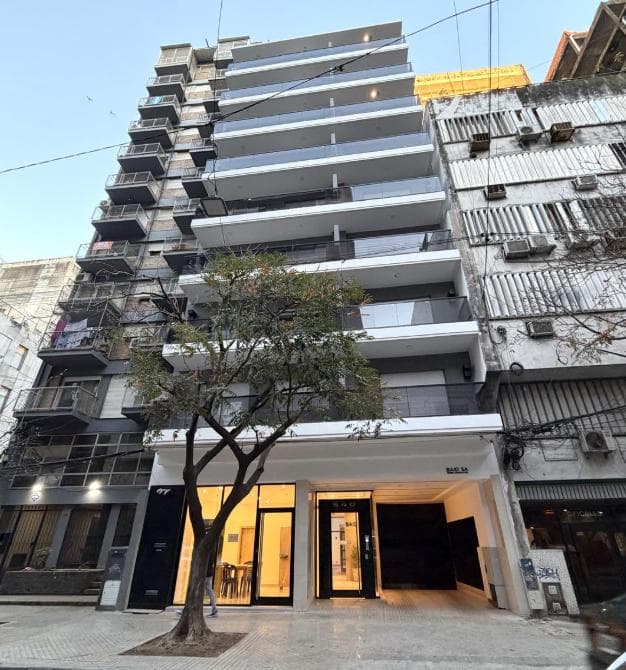 Apartment for Sale in Downtown: 1-Bedroom with Balcony
