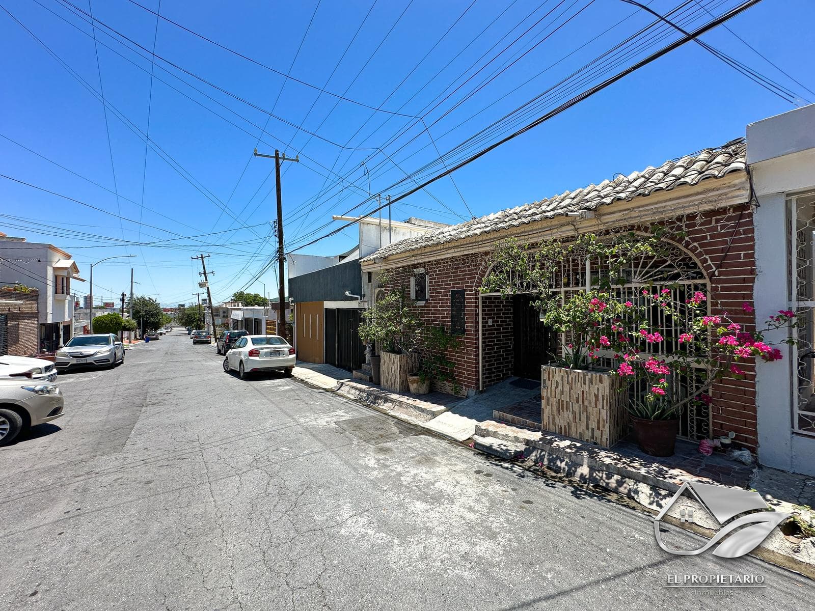 5-Bedroom House for SALE with Separate Apartment // South Area - Tec de Monterrey
