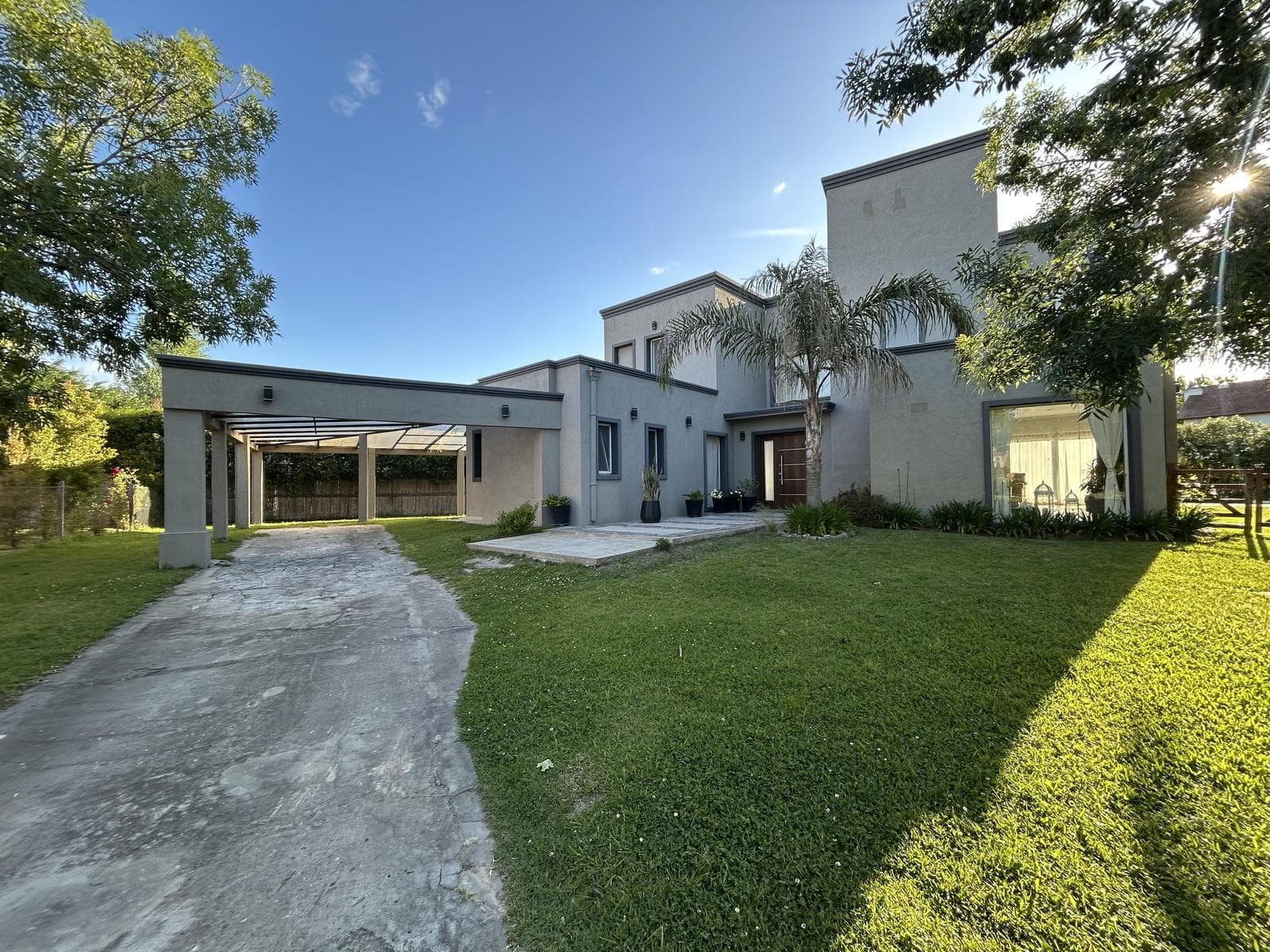 House on a large lot set back from the street on a cul-de-sac, with plenty of privacy!