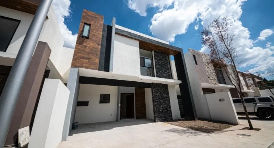 House in Downtown Arteaga