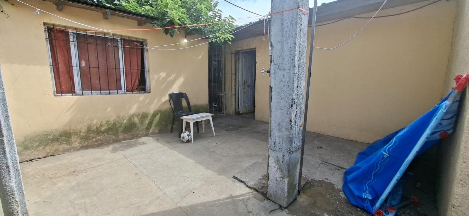 4-room house with patio on José Clemente Paz Street