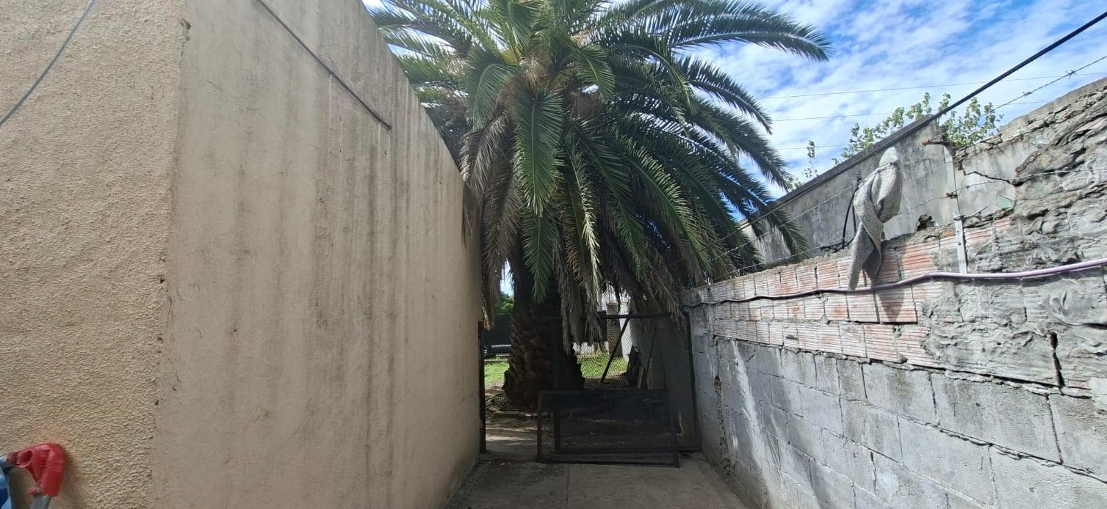 4-room house with patio on José Clemente Paz Street