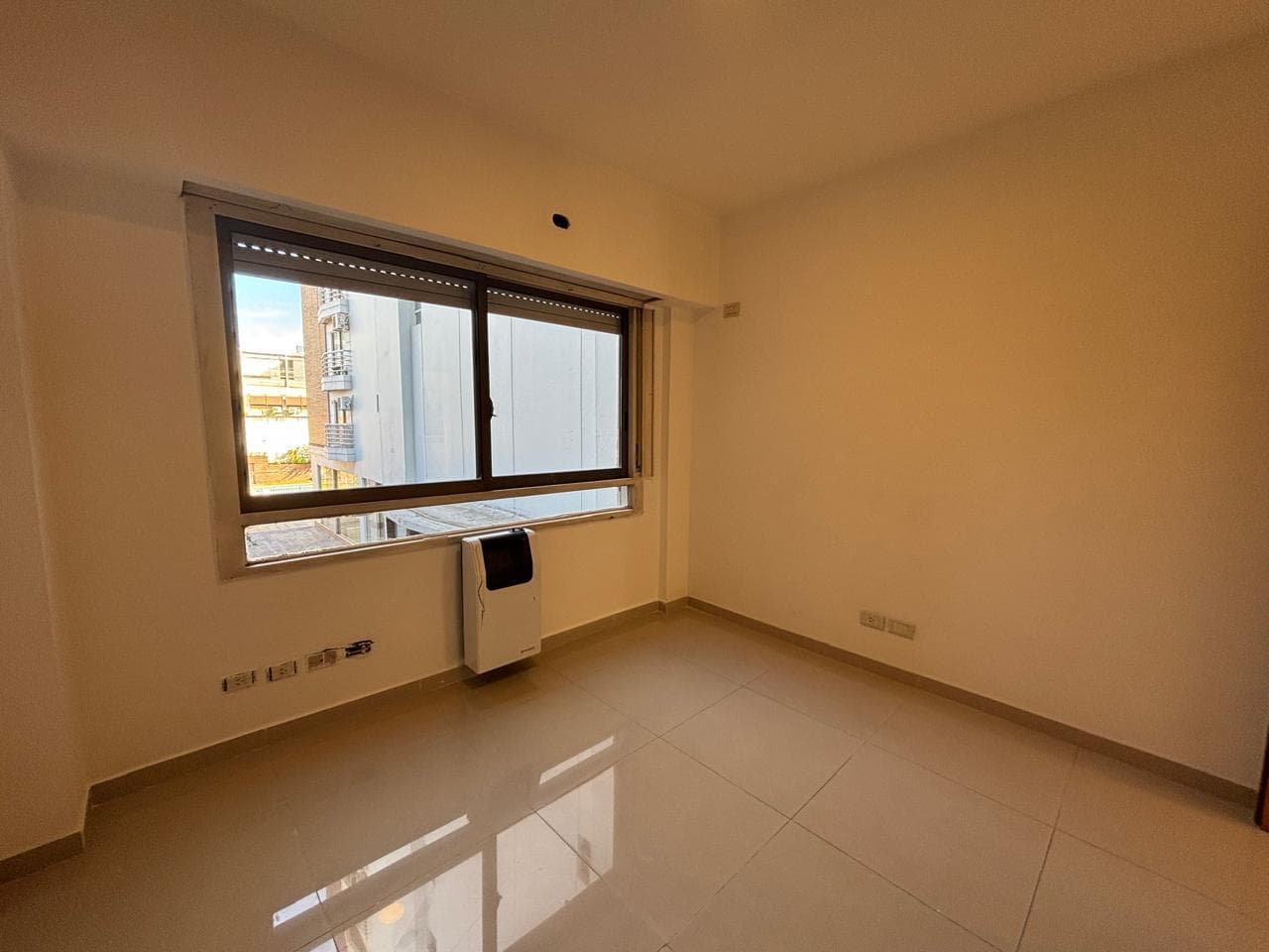 3- or 4-room apartment with amenities and a garage. North Almagro