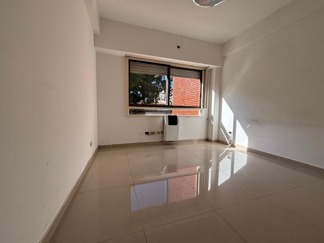 3- or 4-room apartment with amenities and a garage. North Almagro
