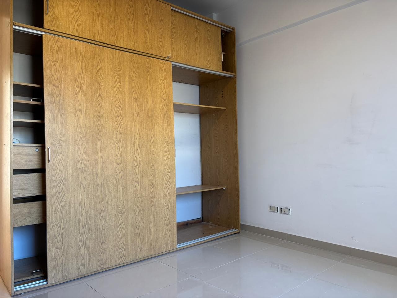 3- or 4-room apartment with amenities and a garage. North Almagro