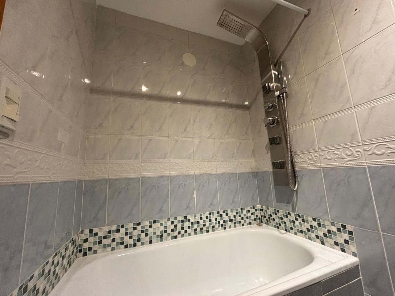 3- or 4-room apartment with amenities and a garage. North Almagro