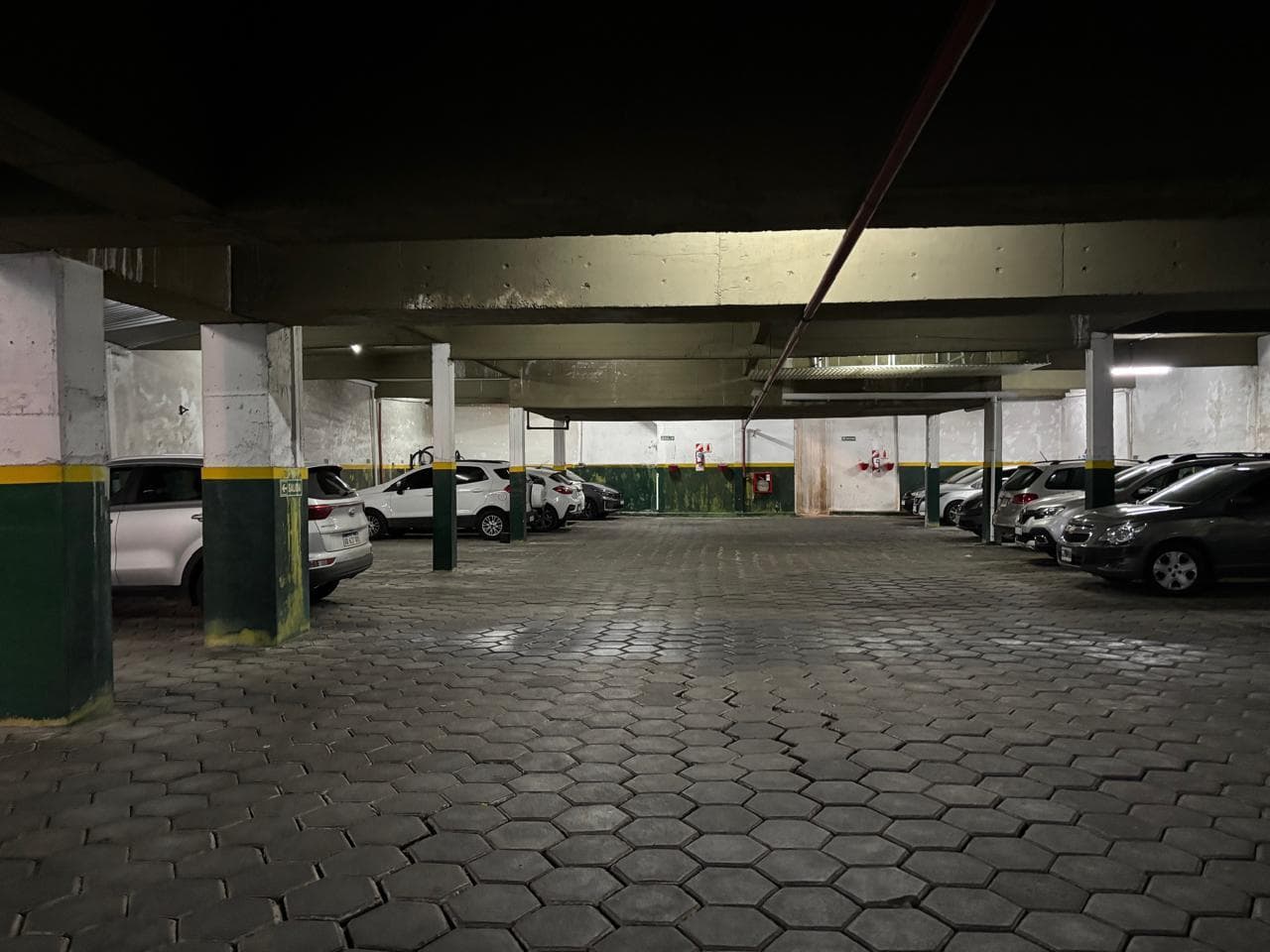3- or 4-room apartment with amenities and a garage. North Almagro