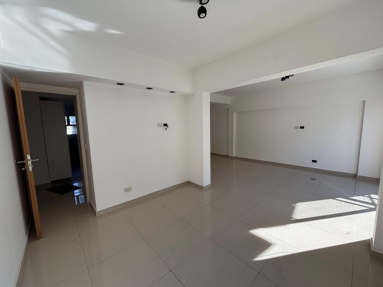 3- or 4-room apartment with amenities and a garage. North Almagro