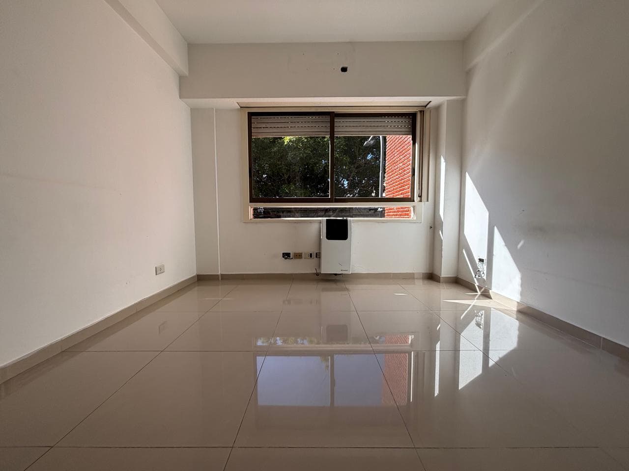 3- or 4-room apartment with amenities and a garage. North Almagro