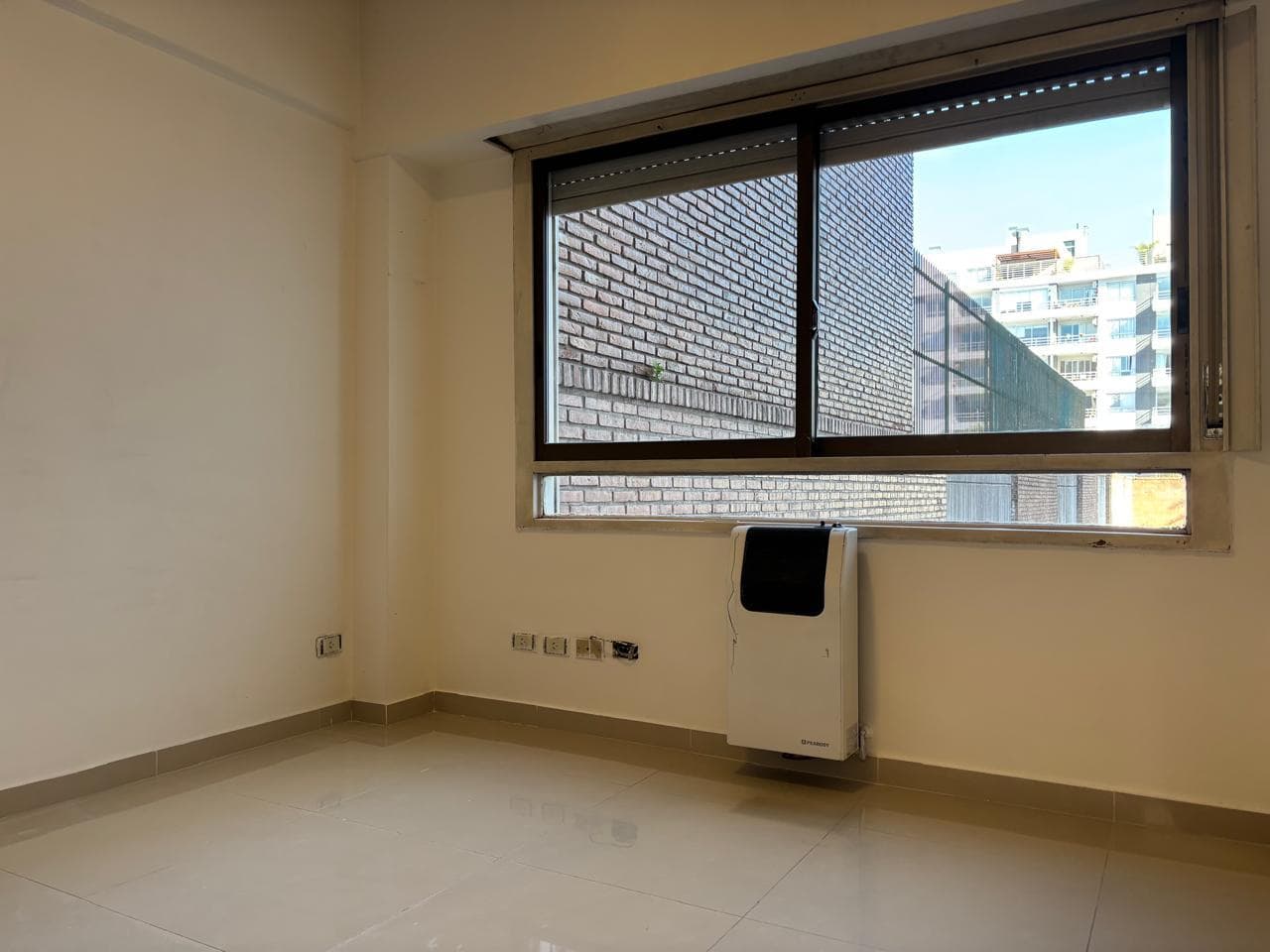 3- or 4-room apartment with amenities and a garage. North Almagro