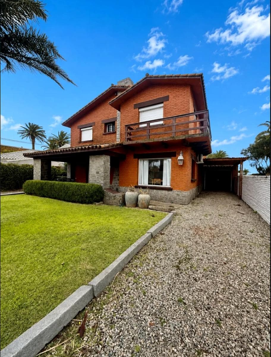 4-Bedroom House for Annual Rent in the Faro Area, Peninsula
