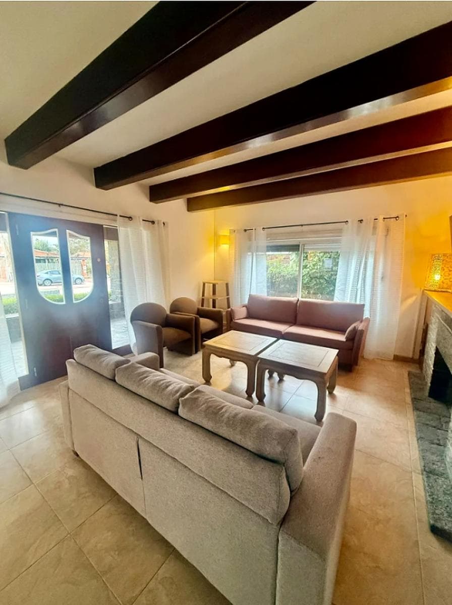 4-Bedroom House for Annual Rent in the Faro Area, Peninsula
