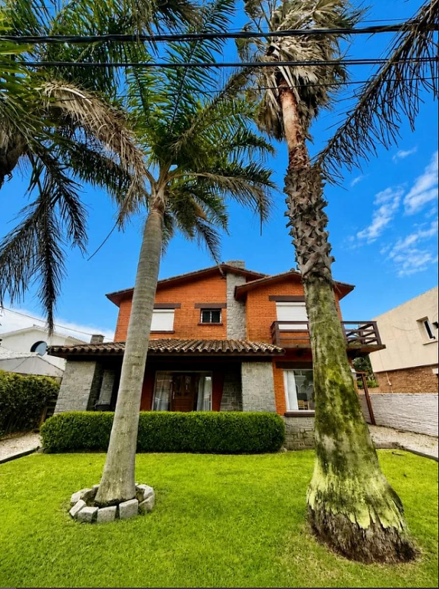 4-Bedroom House for Annual Rent in the Faro Area, Peninsula