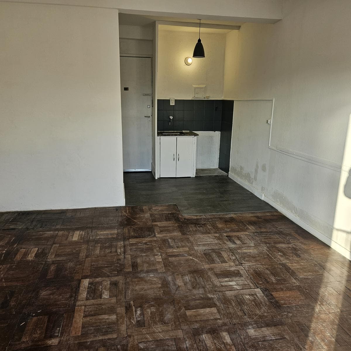 For Sale: Studio Apartment in Balvanera with a Balcony