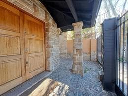 Two-story house for sale, 5 rooms, park, barbecue area, parking spaces, terrace, Villa Ballester.