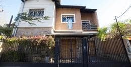 Two-story house for sale, 5 rooms, park, barbecue area, parking spaces, terrace, Villa Ballester.