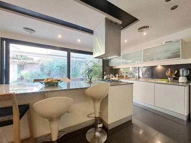 Two-story house for sale, 5 rooms, park, barbecue area, parking spaces, terrace, Villa Ballester.