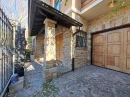 Two-story house for sale, 5 rooms, park, barbecue area, parking spaces, terrace, Villa Ballester.