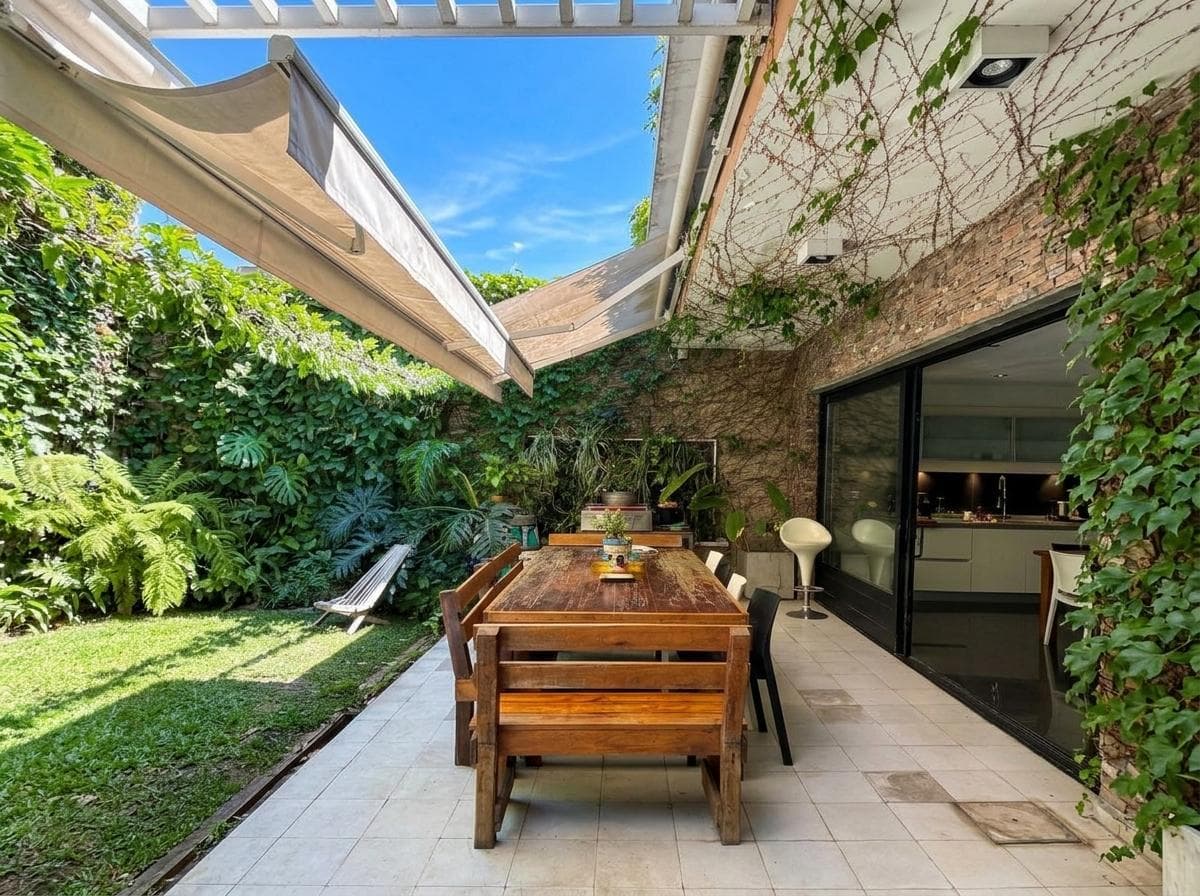 Two-story house for sale, 5 rooms, park, barbecue area, parking spaces, terrace, Villa Ballester.