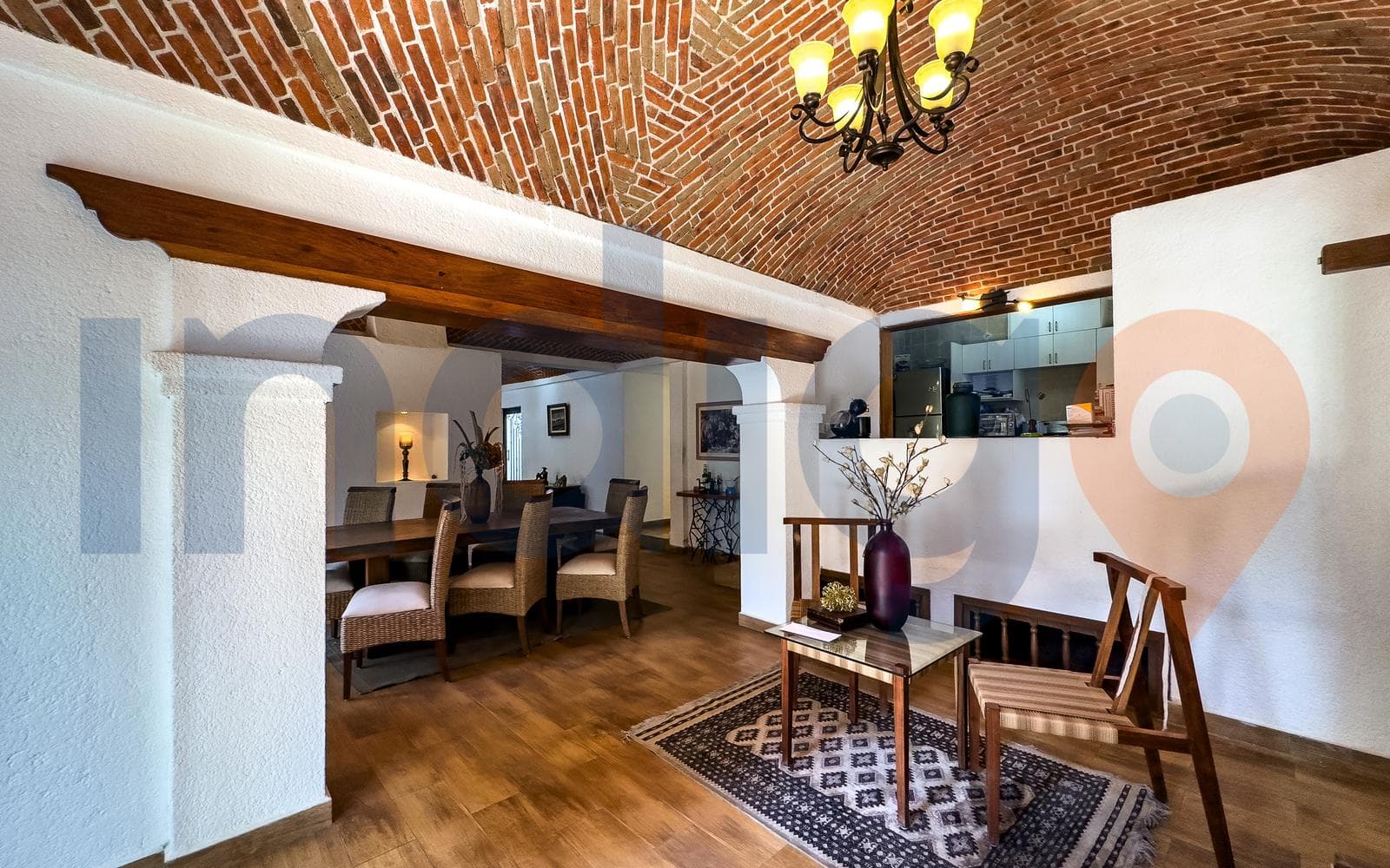 House for Sale in Tequisquiapan (Includes 2 houses and 4 commercial spaces)