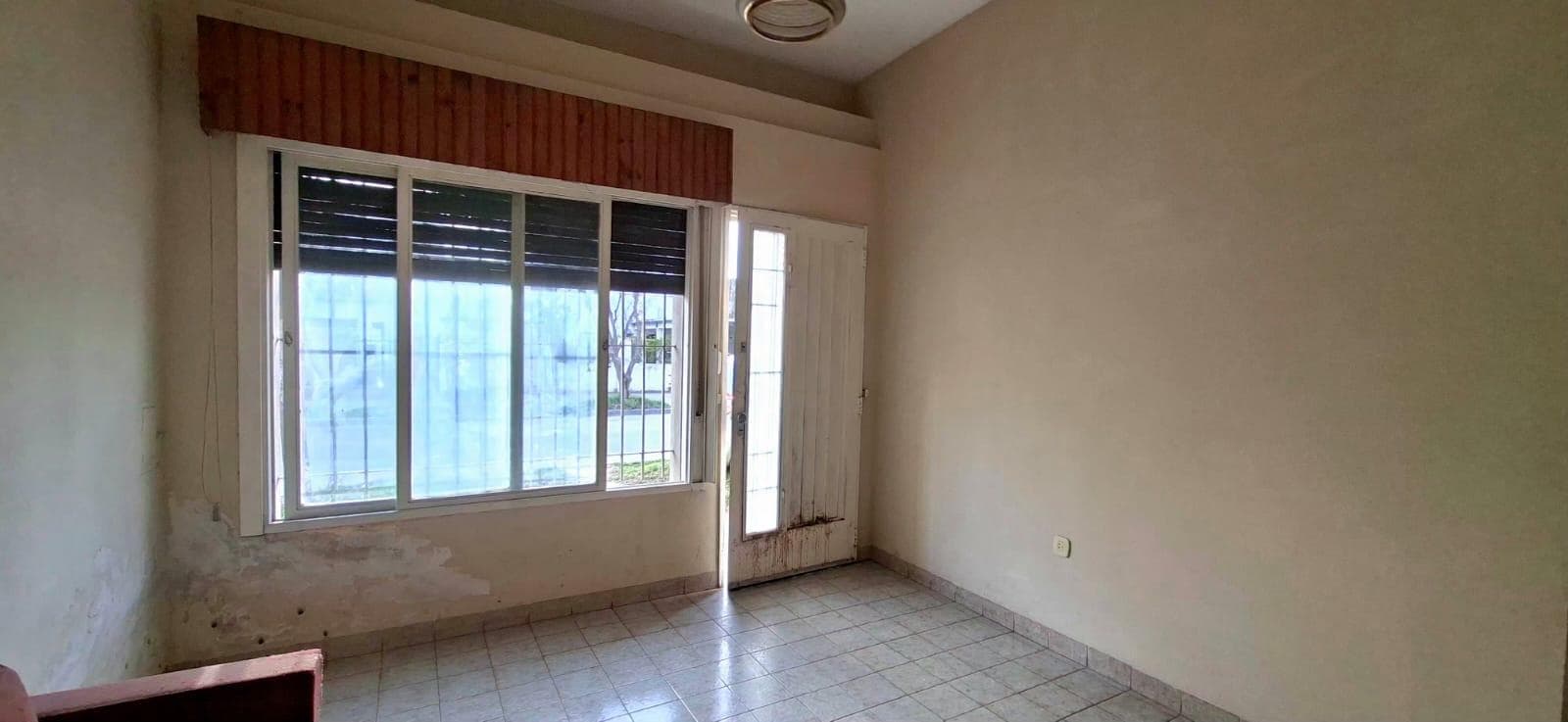 3-Bedroom House with Park in Muñiz - Mortgage-Eligible