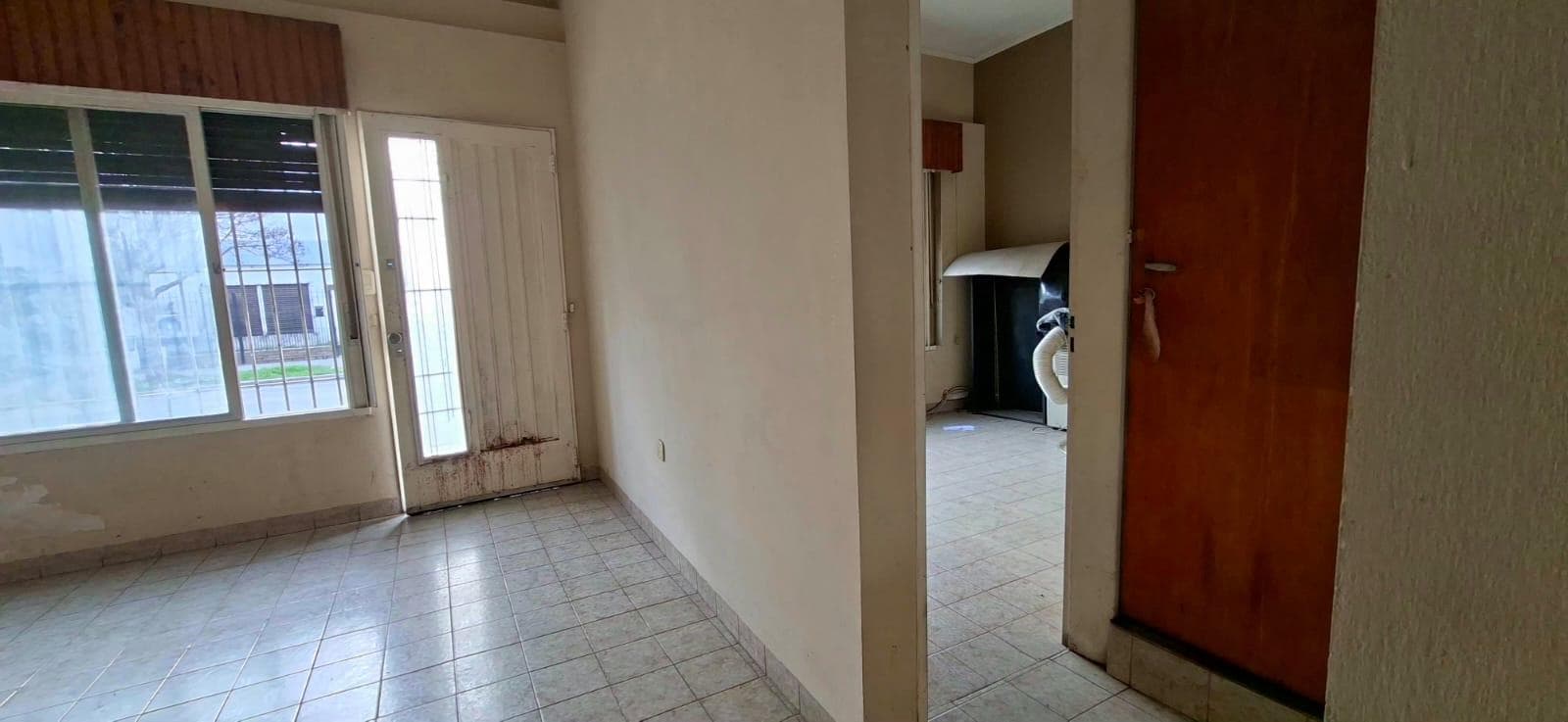 3-Bedroom House with Park in Muñiz - Mortgage-Eligible