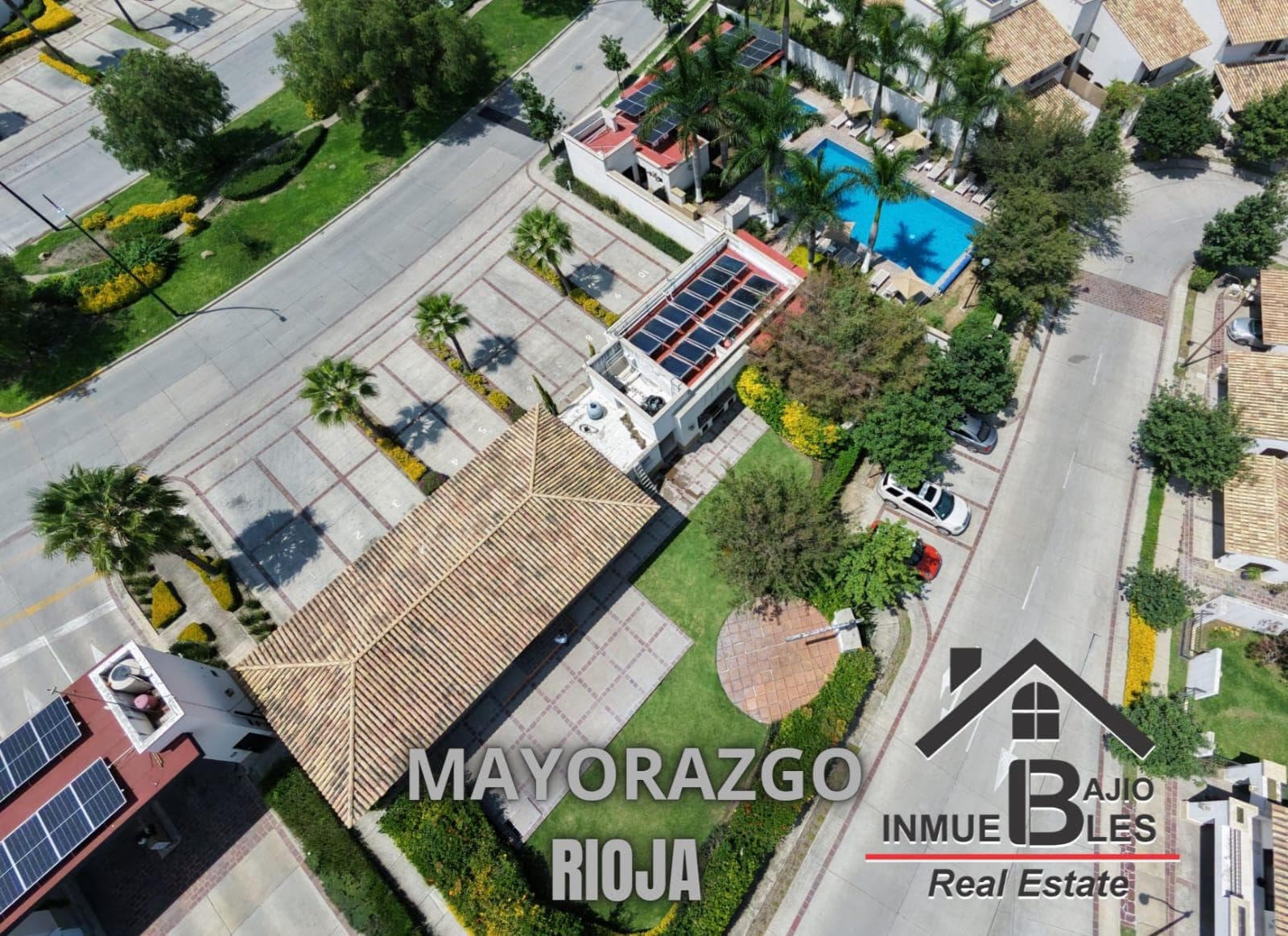 House in Mayorazgo, La Rioja, with 4 Bedrooms, Solar Panels, and Amenities Including a Pool