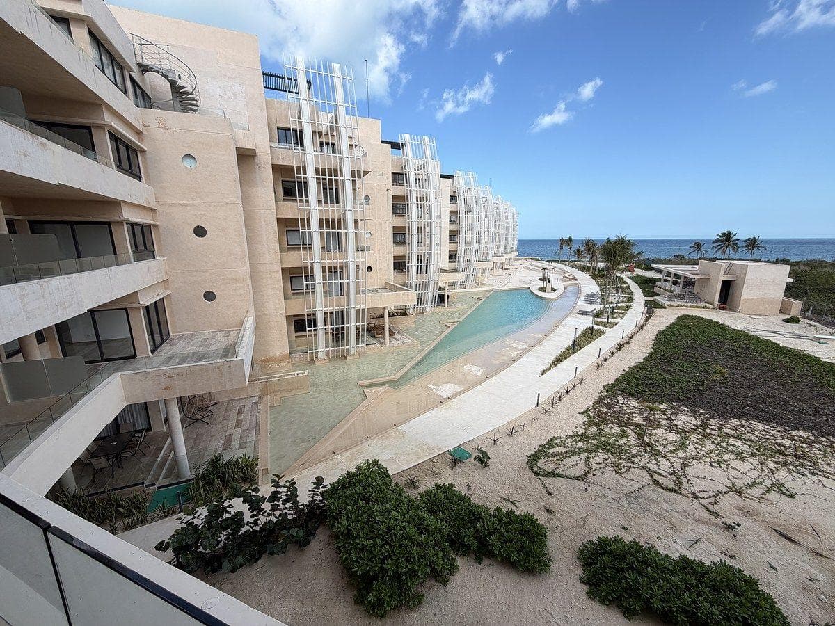 Apartment for Sale on the Beachfront in TELCHAC PUERTO, YUCATÁN