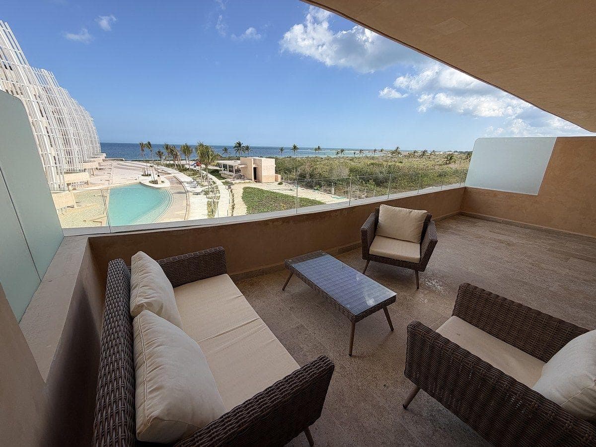 Apartment for Sale on the Beachfront in TELCHAC PUERTO, YUCATÁN