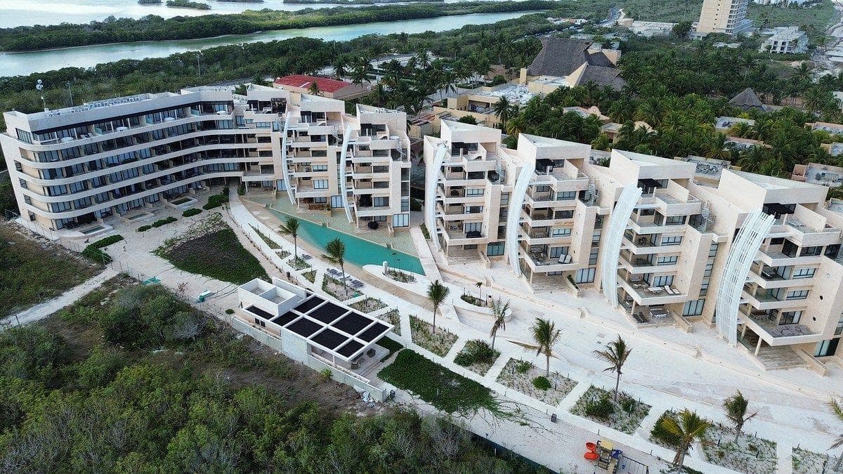 Apartment for Sale on the Beachfront in TELCHAC PUERTO, YUCATÁN
