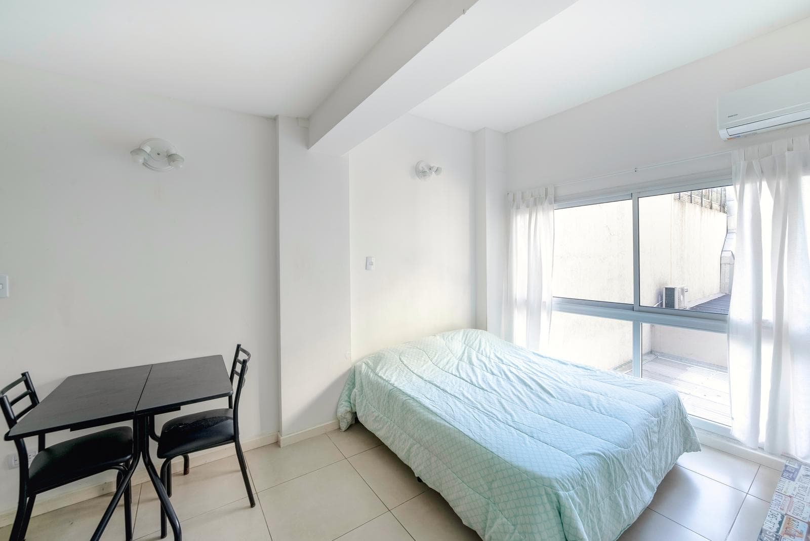 Furnished studio apartment with amenities available for short-term rent in Almagro