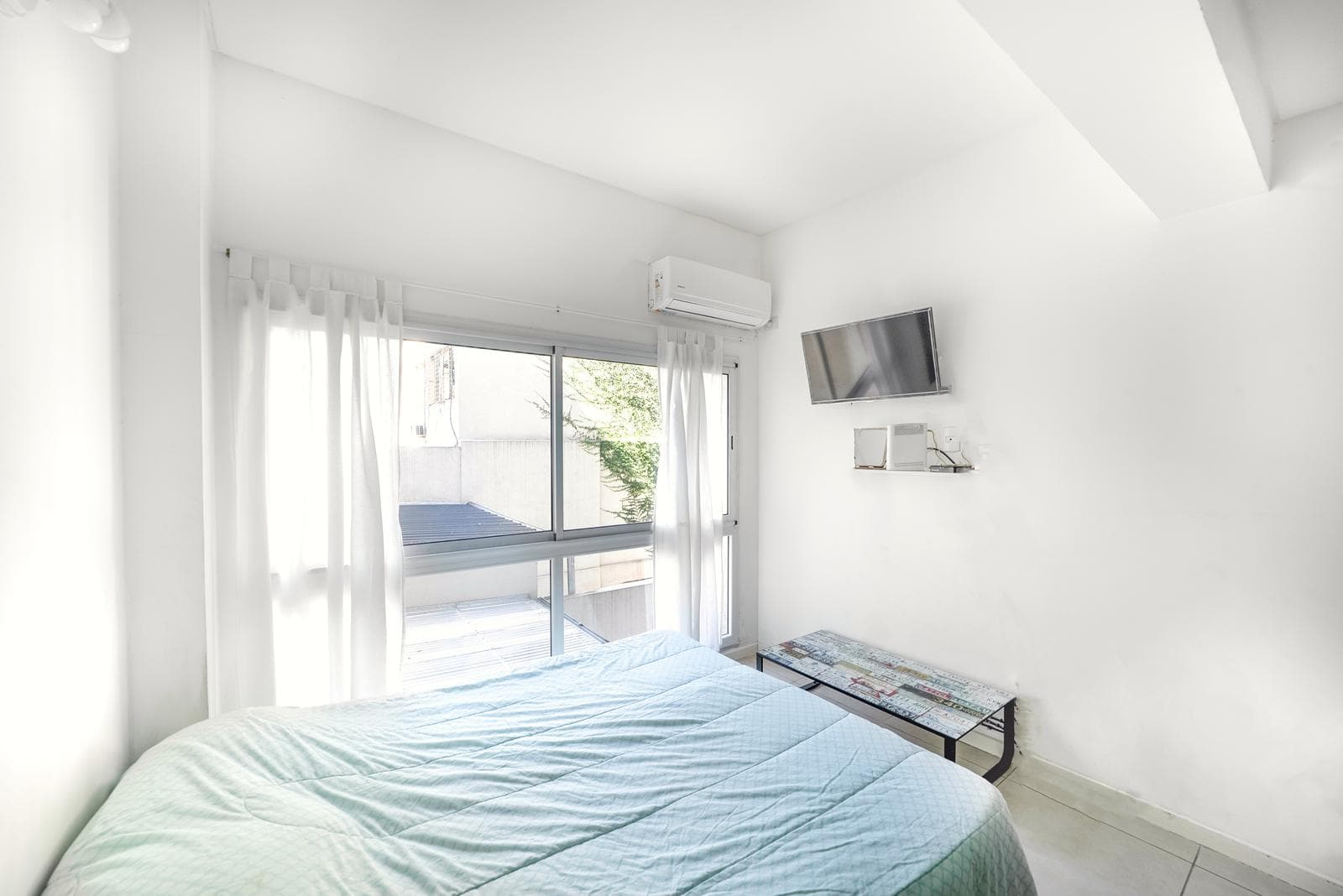 Furnished studio apartment with amenities available for short-term rent in Almagro