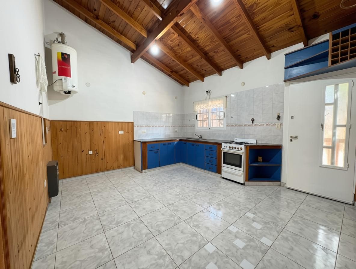 3-ROOM HOUSE IN PARQUE