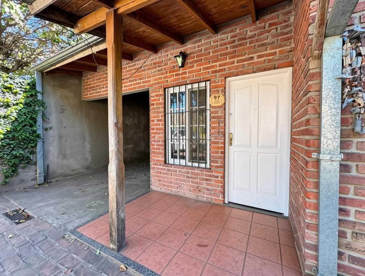 3-ROOM HOUSE IN PARQUE