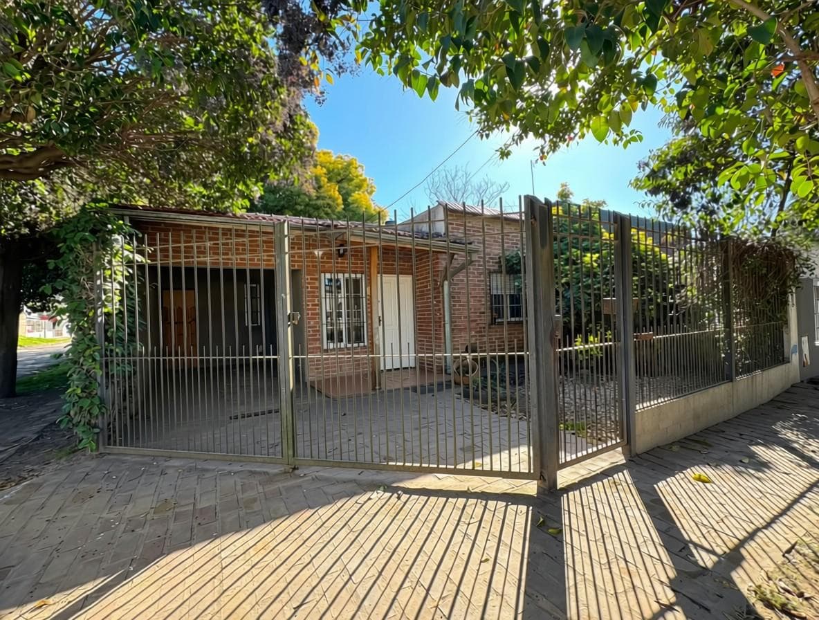 3-ROOM HOUSE IN PARQUE