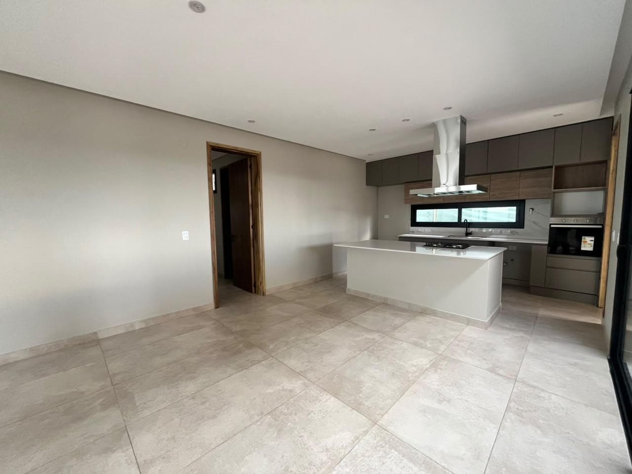 House in Chacras De Coria