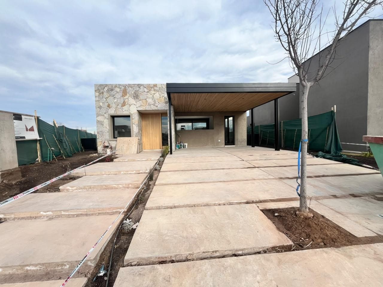 House in Chacras De Coria