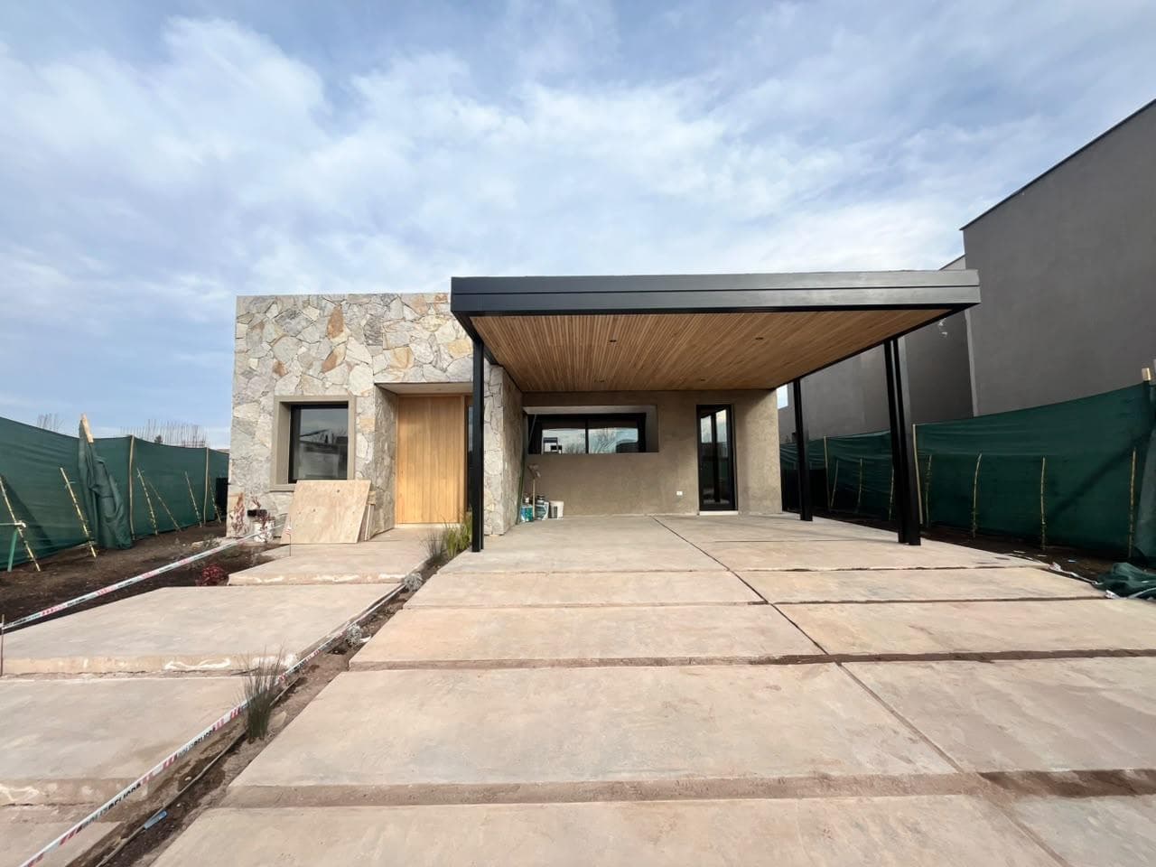 House in Chacras De Coria