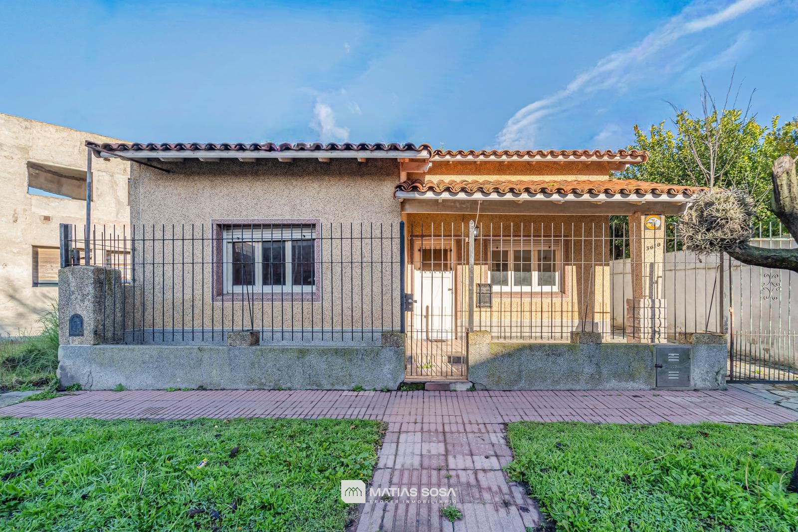 For Sale - House - 3 rooms - Apartment - Barbecue Area - In Need of Renovation - Puerto