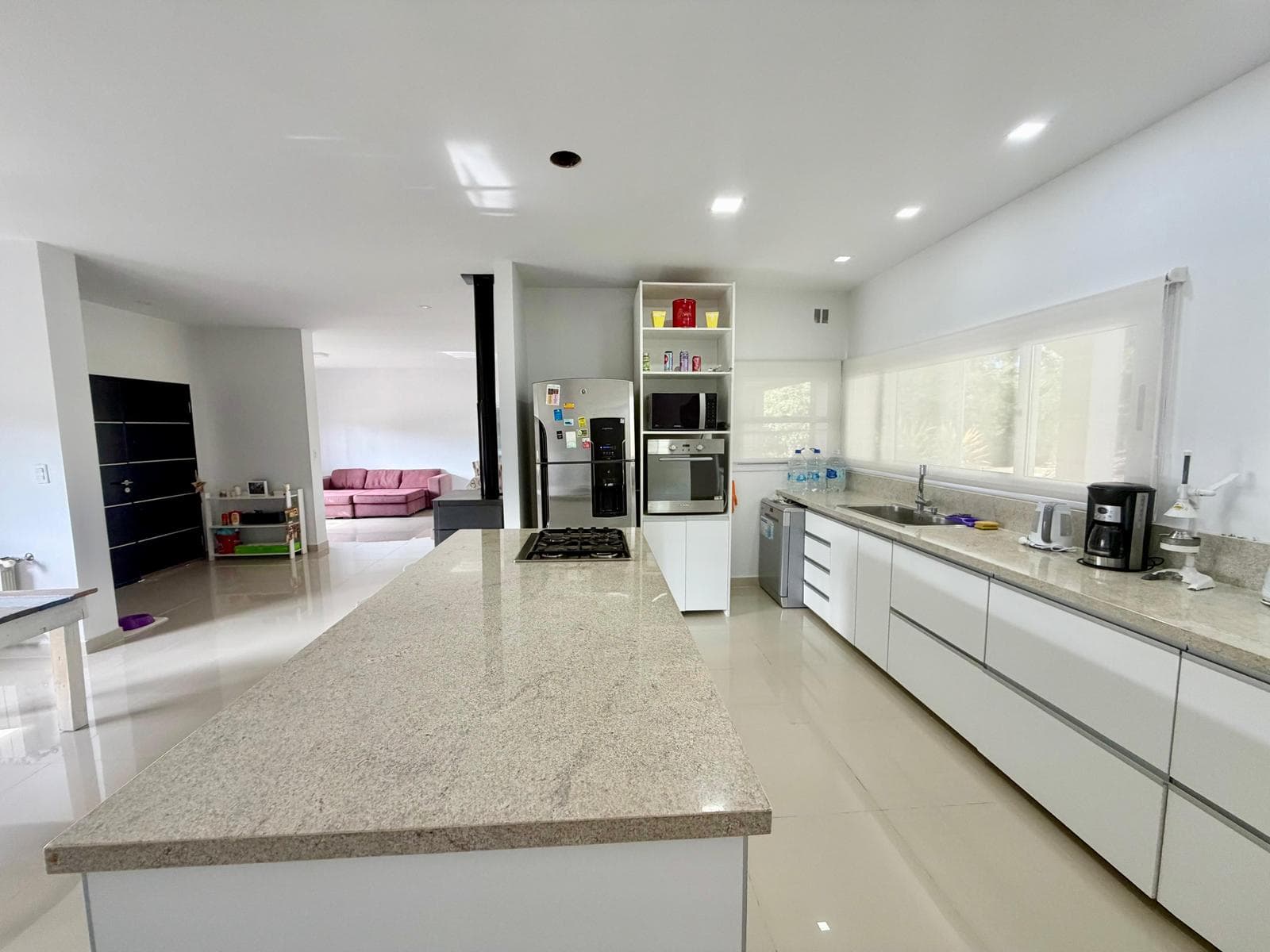 House for sale: 5 rooms, pool, garden, Luján and San Roque regions