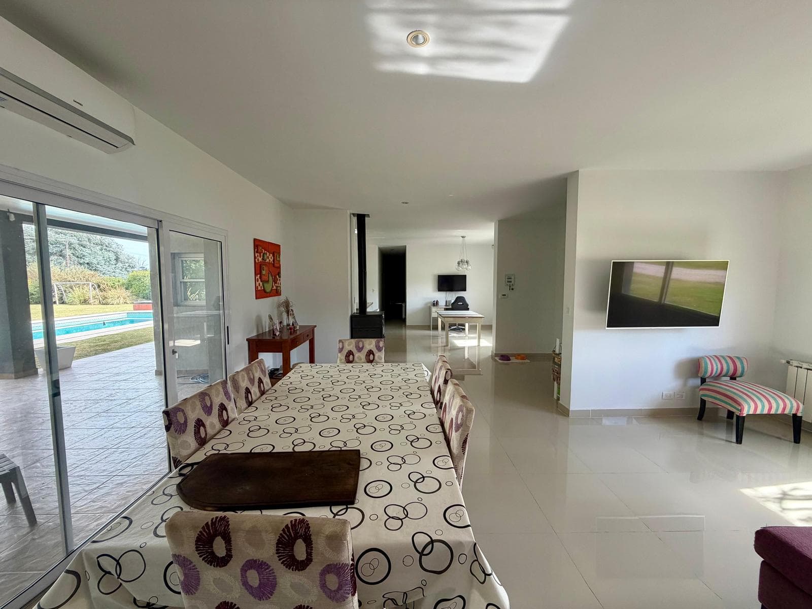 House for sale: 5 rooms, pool, garden, Luján and San Roque regions