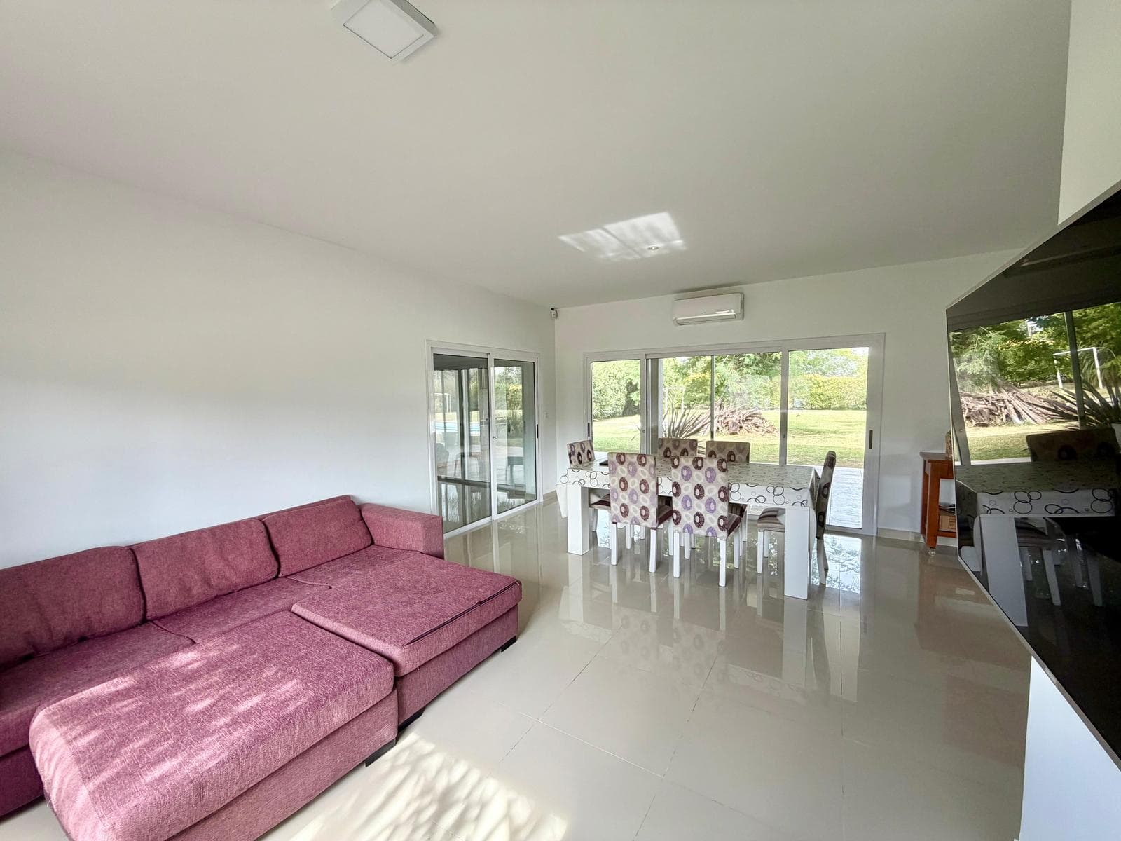House for sale: 5 rooms, pool, garden, Luján and San Roque regions