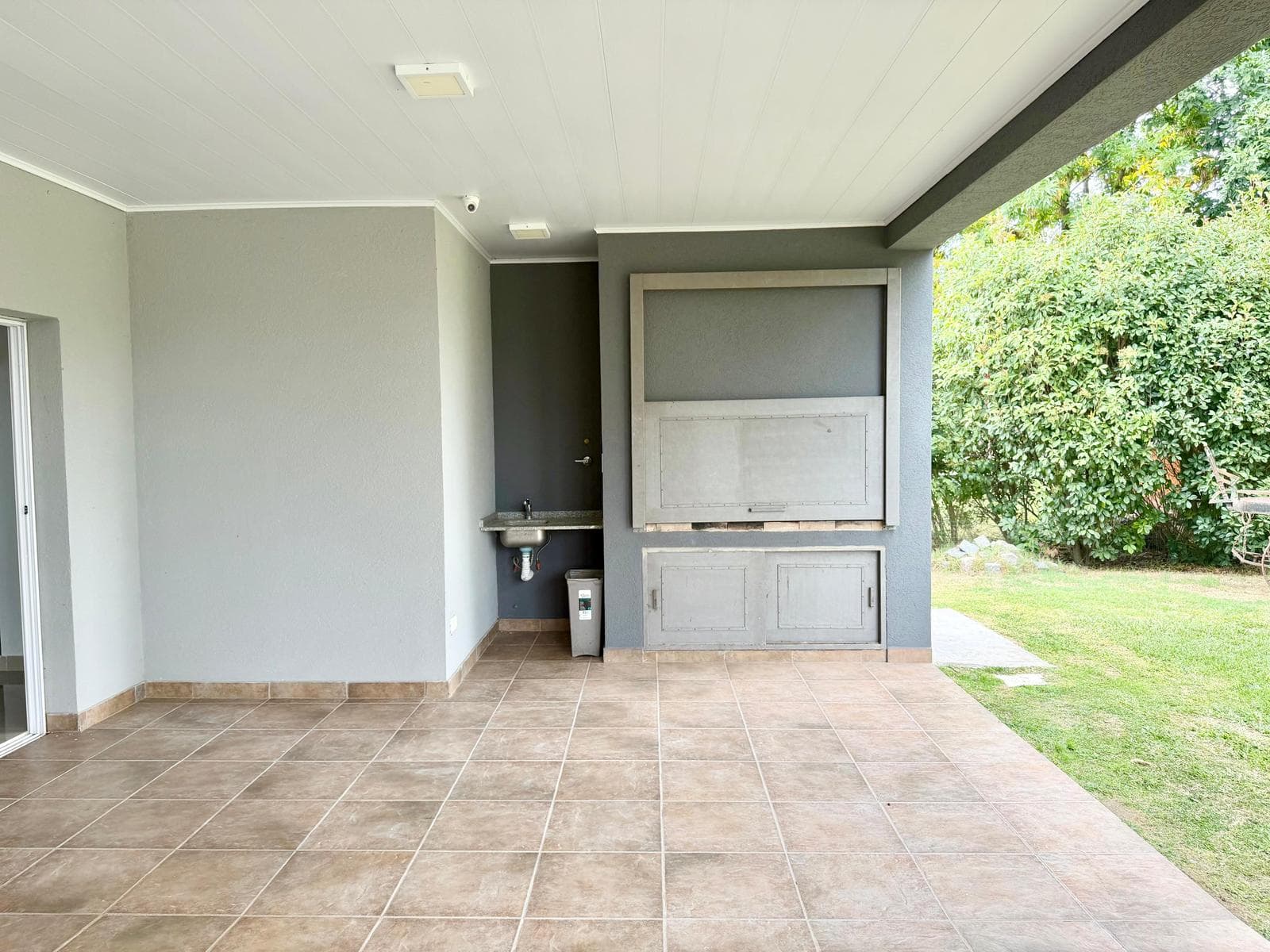 House for sale: 5 rooms, pool, garden, Luján and San Roque regions