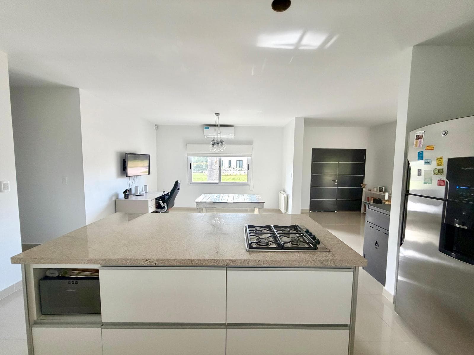 House for sale: 5 rooms, pool, garden, Luján and San Roque regions