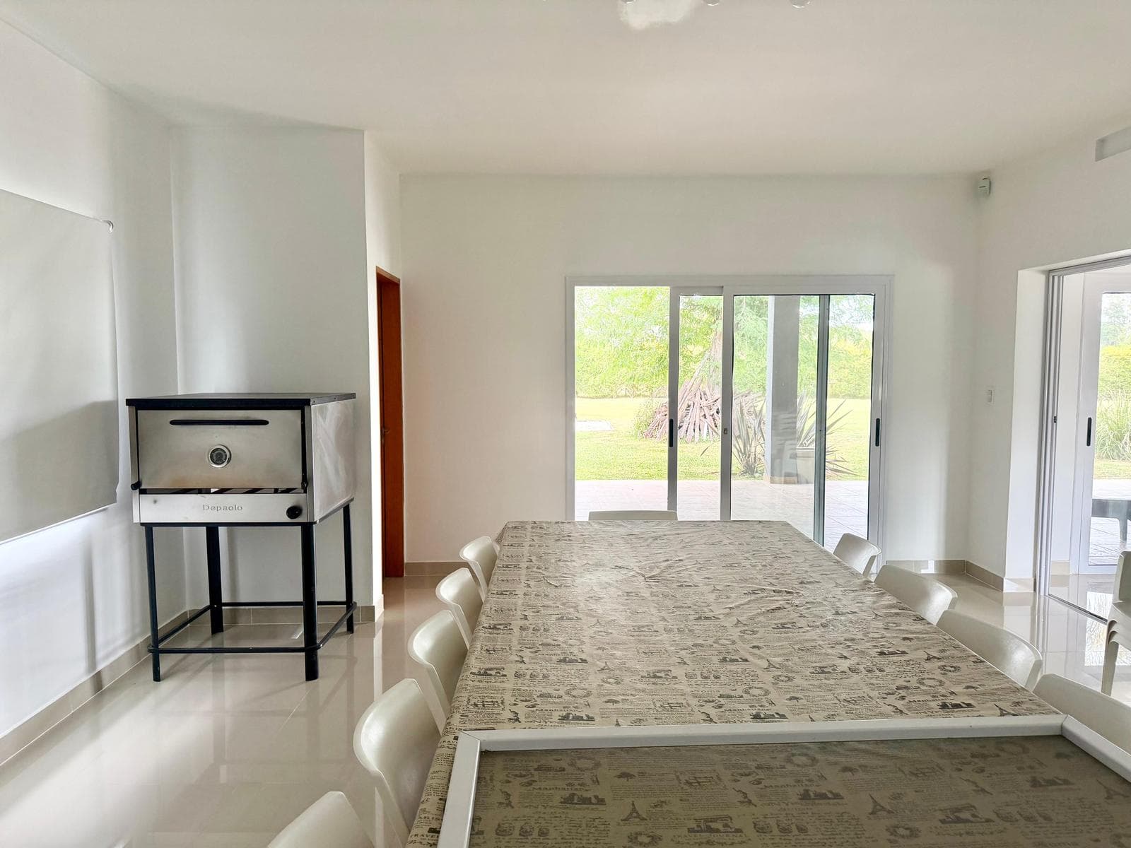 House for sale: 5 rooms, pool, garden, Luján and San Roque regions